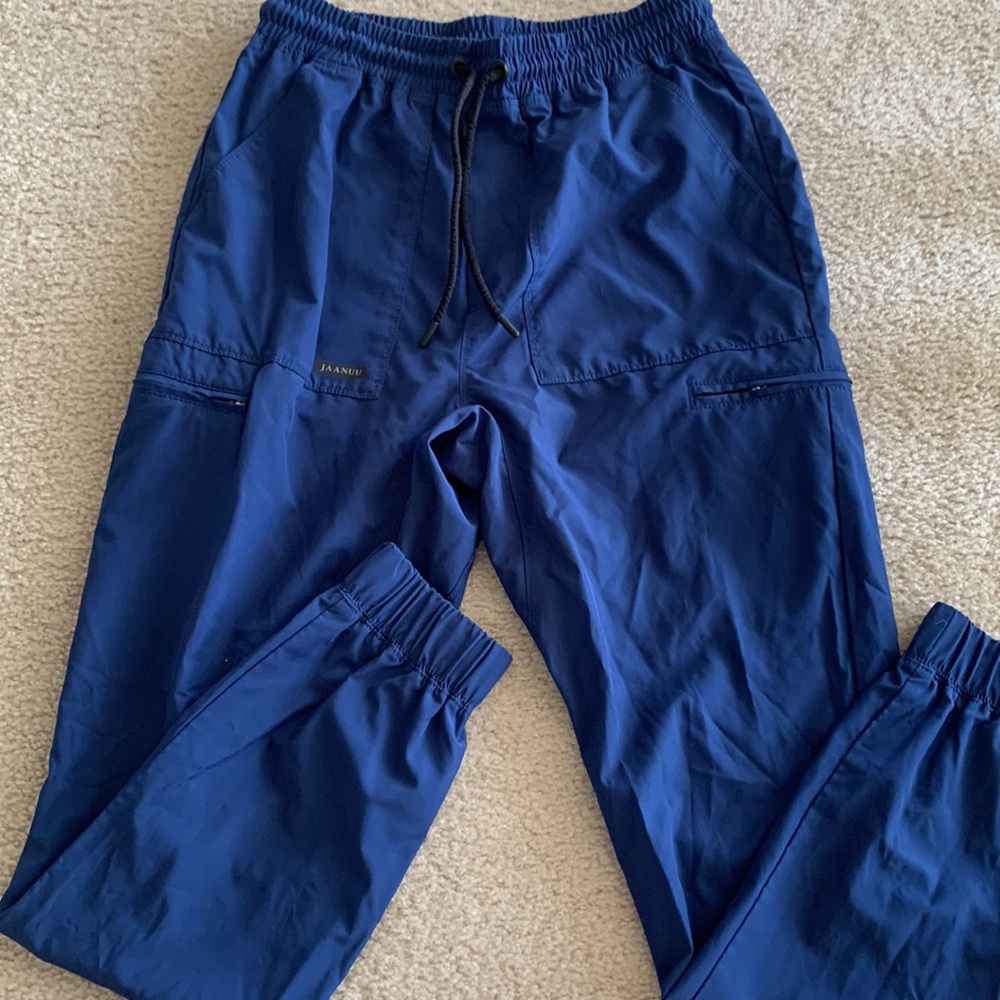 Jaanuu scrub joggers